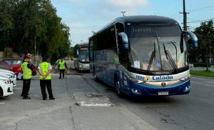 Guarujá sanciona nova lei que regulamenta entrada e circulação de ônibus e veículos turísticos de outros municípios