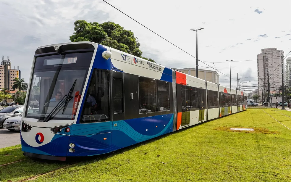 Guarujá e o Futuro do Transporte: A Expansão do VLT e Seus Impactos na Região Hoteleira