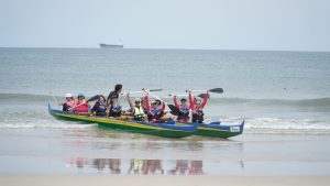 Canoa havaiana transforma vidas no Rema Guarujá