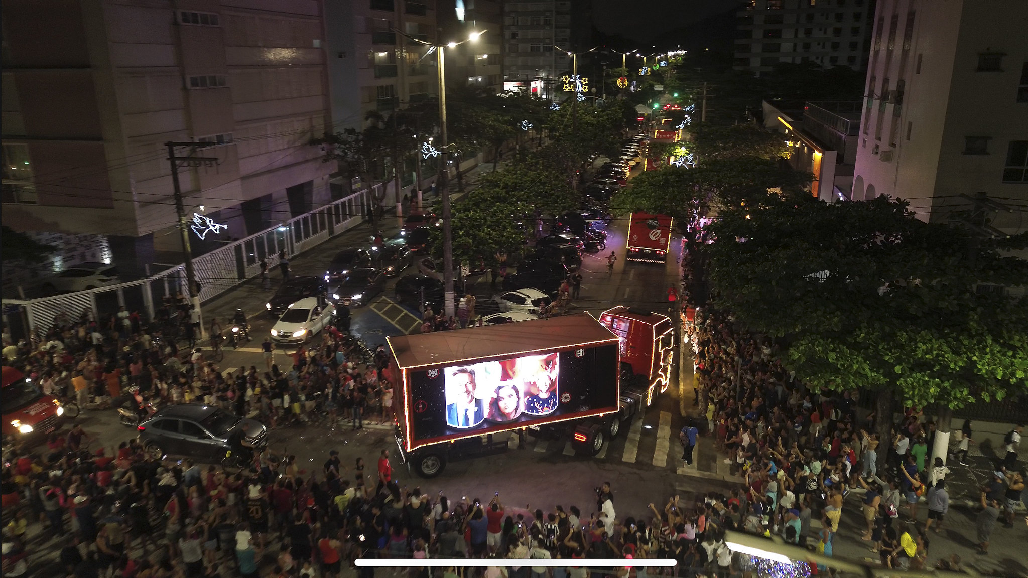 15 Mil Pessoas Prestigiam a Caravana de Natal