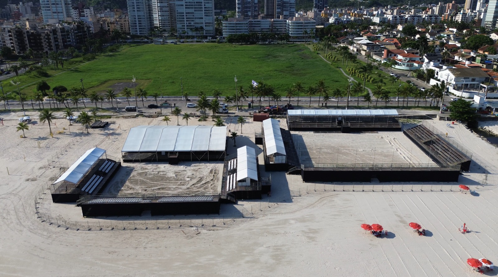 Arena Verão 2025 Guarujá espera 40 mil pessoas na Praia da Enseada com esportes e transmissões ao vivo